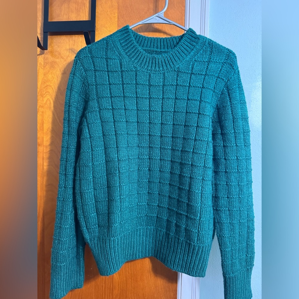 Women’s American Eagle sweater